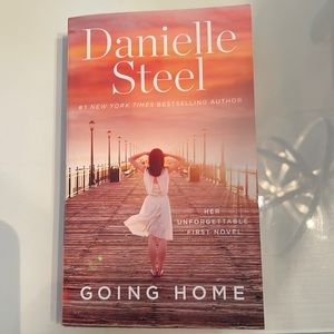 ☘️2/$15☘️Danielle Steel Novel